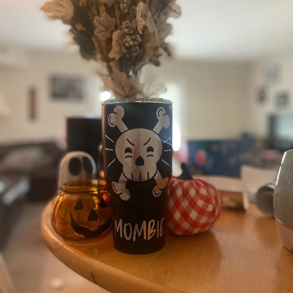 Mombie zombie Tumbler